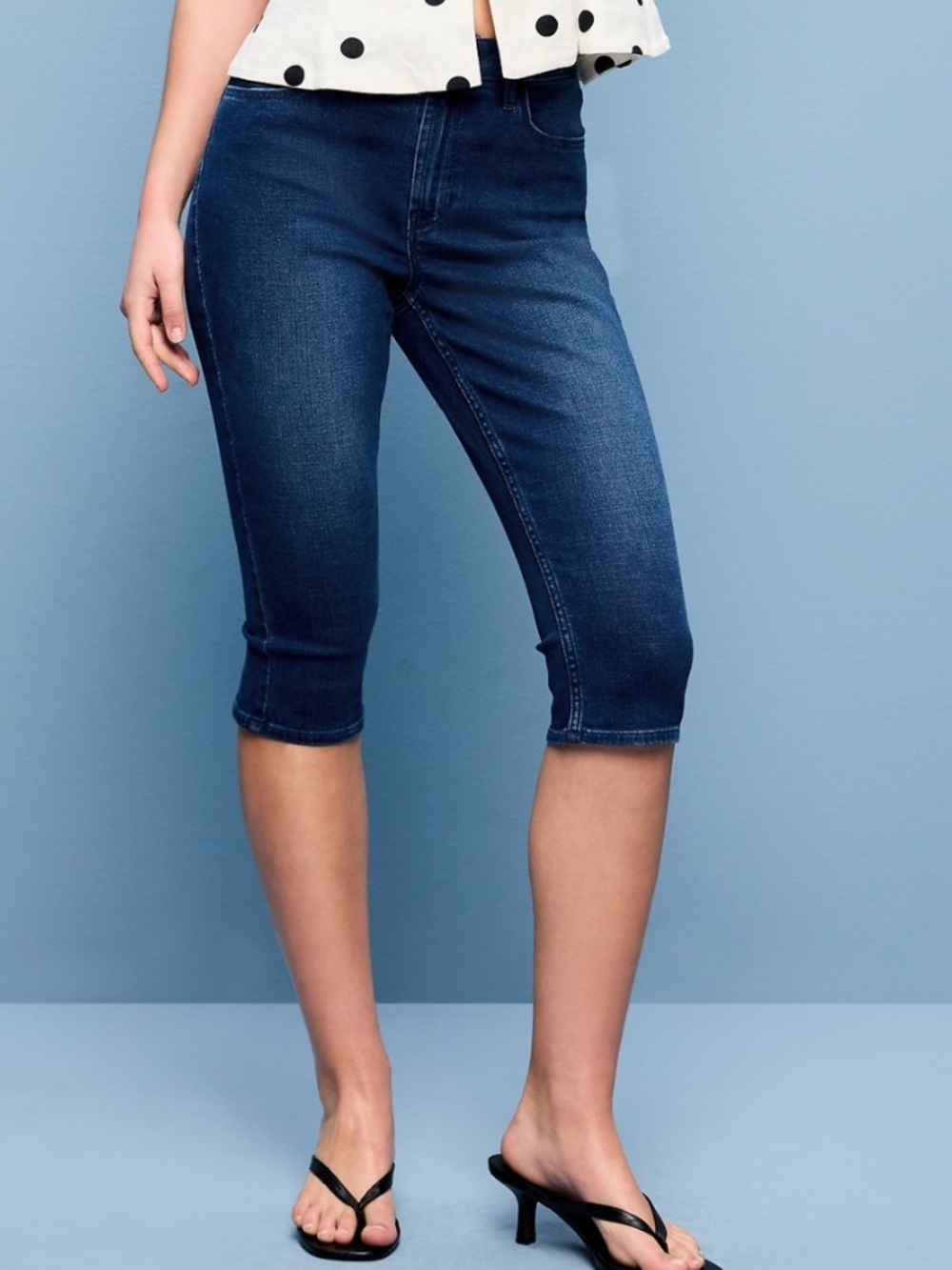 Old Navy Knee-Length Denim Capri Jeans